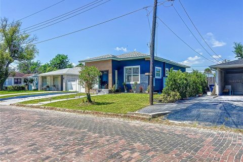 House in Tampa, Florida 3 bedrooms, 111.48 sq.m. № 1634622 - photo 3