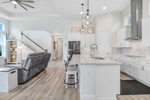 House in Wesley Chapel, Florida 4 bedrooms, 230.12 sq.m. № 2216458 - photo 14