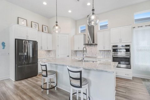 House in Wesley Chapel, Florida 4 bedrooms, 230.12 sq.m. № 2216458 - photo 9