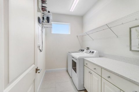 House in Wesley Chapel, Florida 4 bedrooms, 230.12 sq.m. № 2216458 - photo 23