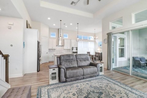 House in Wesley Chapel, Florida 4 bedrooms, 230.12 sq.m. № 2216458 - photo 8