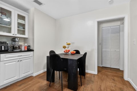 Villa ou maison à louer à Pinecrest, Floride: 3 chambres, 208.75 m2 № 2001910 - photo 16