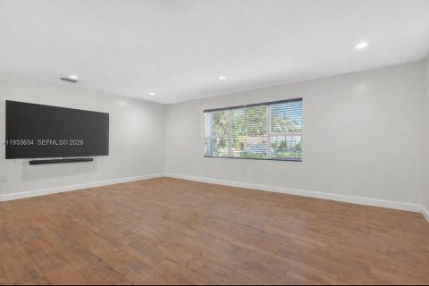 Villa ou maison à louer à Pinecrest, Floride: 3 chambres, 208.75 m2 № 2001910 - photo 8