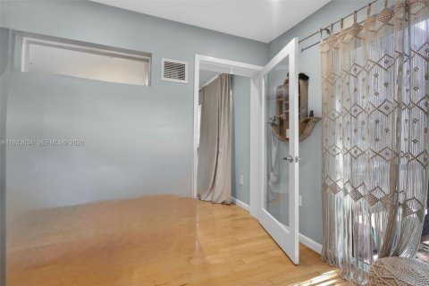 Villa ou maison à louer à Pinecrest, Floride: 3 chambres, 208.75 m2 № 2001910 - photo 24