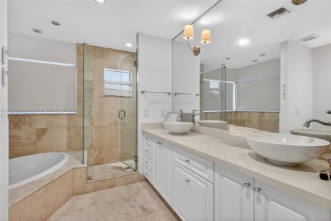 Villa ou maison à louer à Pinecrest, Floride: 3 chambres, 208.75 m2 № 2001910 - photo 21