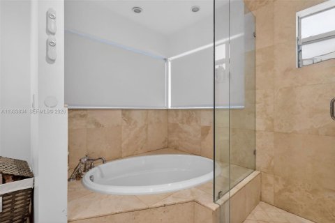 Villa ou maison à louer à Pinecrest, Floride: 3 chambres, 208.75 m2 № 2001910 - photo 22