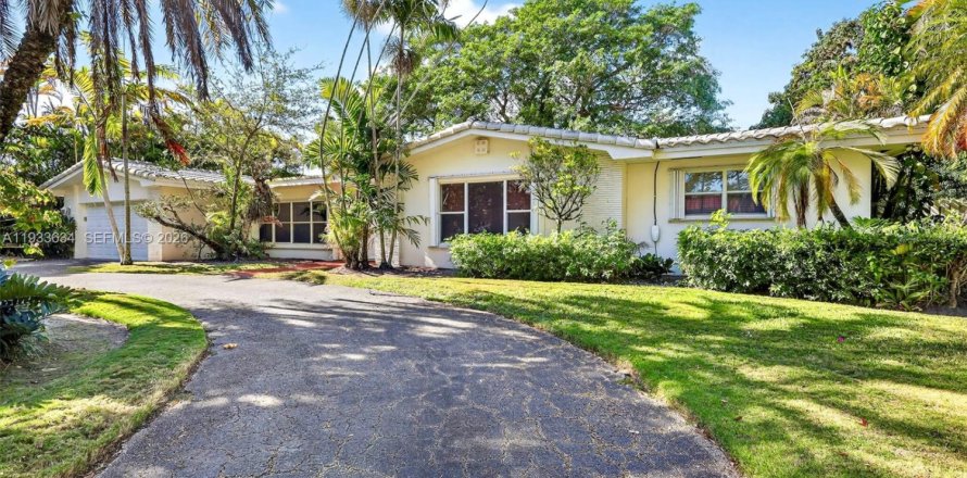 Villa ou maison à Pinecrest, Floride 3 chambres, 208.75 m2 № 2001910