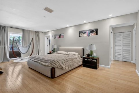 Villa ou maison à louer à Pinecrest, Floride: 3 chambres, 208.75 m2 № 2001910 - photo 17