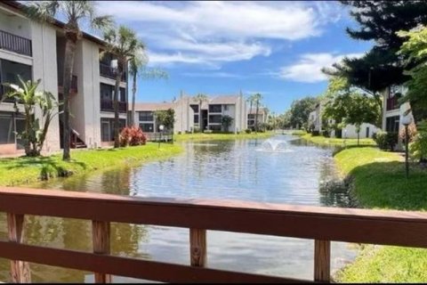 Condo in Tampa, Florida, 2 bedrooms № 2236252 - photo 6
