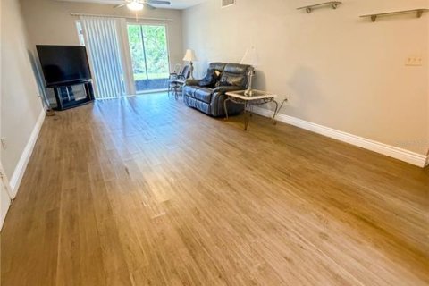 Condo in Tampa, Florida, 2 bedrooms № 2236252 - photo 10
