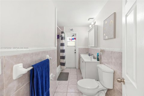 House in Boynton Beach, Florida 5 bedrooms, 164.99 sq.m. № 2042306 - photo 28