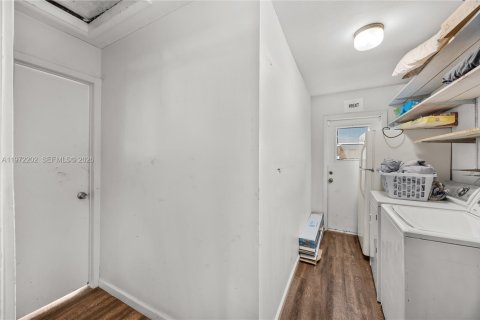 House in Boynton Beach, Florida 5 bedrooms, 164.99 sq.m. № 2042306 - photo 15