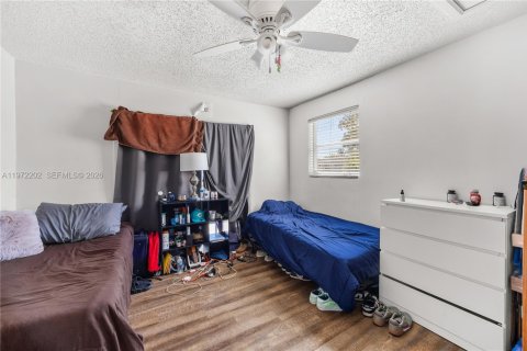 House in Boynton Beach, Florida 5 bedrooms, 164.99 sq.m. № 2042306 - photo 16