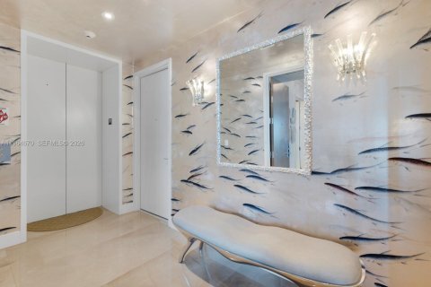 Condo in Bal Harbour, Florida, 2 bedrooms  № 2026438 - photo 3