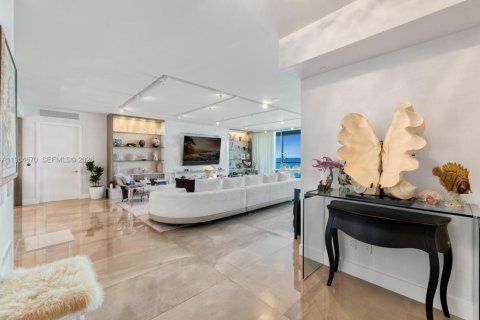 Condo in Bal Harbour, Florida, 2 bedrooms  № 2026438 - photo 8