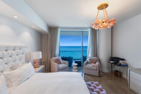 Condo in Bal Harbour, Florida, 2 bedrooms  № 2026438 - photo 20