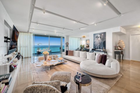 Condo in Bal Harbour, Florida, 2 bedrooms  № 2026438 - photo 4