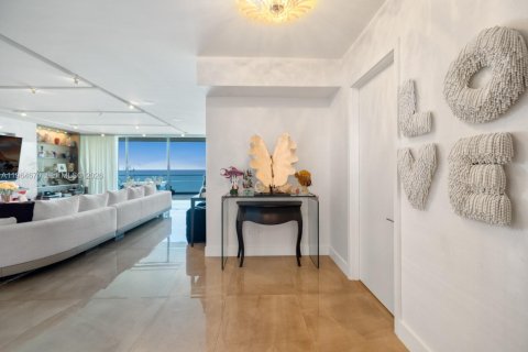 Condo in Bal Harbour, Florida, 2 bedrooms  № 2026438 - photo 7