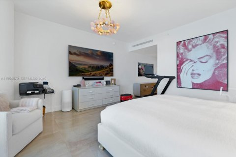 Condo in Bal Harbour, Florida, 2 bedrooms  № 2026438 - photo 22