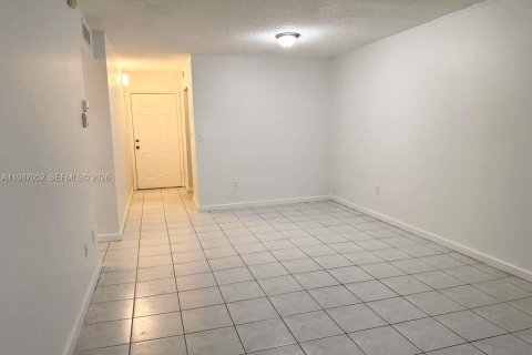 Condo in Miami, Florida, 2 bedrooms  № 2046564 - photo 8