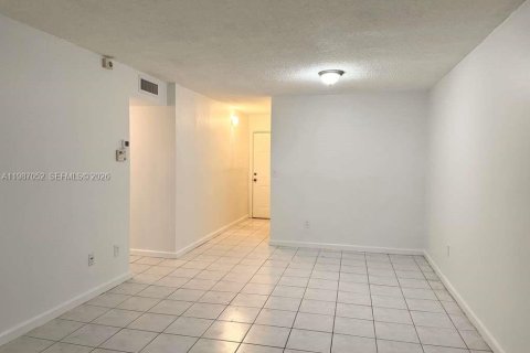 Condo in Miami, Florida, 2 bedrooms  № 2046564 - photo 4
