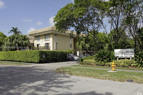 Condo in Miami, Florida, 2 bedrooms  № 2046564 - photo 26