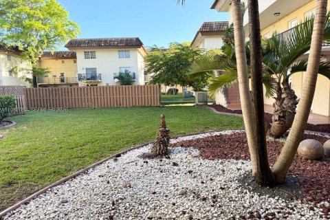 Condo in Miami, Florida, 2 bedrooms  № 2046564 - photo 25