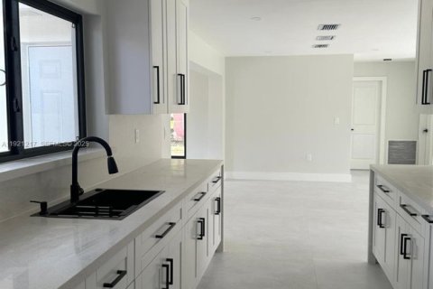 Villa ou maison à vendre à Fort Lauderdale, Floride: 3 chambres, 154.78 m2 № 1997230 - photo 10