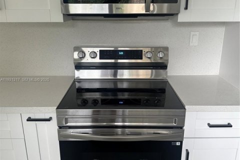 Villa ou maison à vendre à Fort Lauderdale, Floride: 3 chambres, 154.78 m2 № 1997230 - photo 12