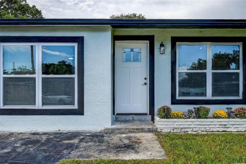 Villa ou maison à Saint Petersburg, Floride 3 chambres, 94.48 m2 № 2339227