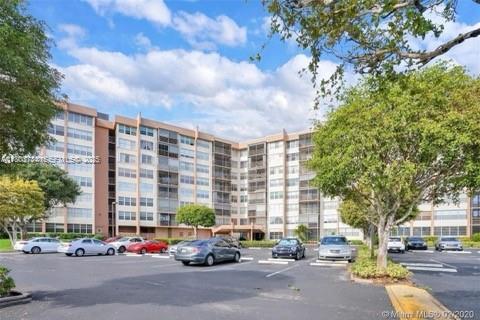 Купить кондоминиум в Пемброк-Пайнс, Флорида 2 спальни, 101.26м2, № 1862485 - фото 28