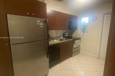 Casa en alquiler en Oakland Park, Florida, 3 dormitorios, 85.28 m2 № 2011255 - foto 3