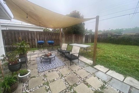 Casa en alquiler en Oakland Park, Florida, 3 dormitorios, 85.28 m2 № 2011255 - foto 7