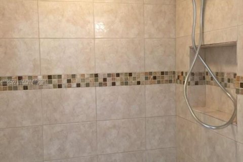 Casa en alquiler en Oakland Park, Florida, 3 dormitorios, 85.28 m2 № 2011255 - foto 13