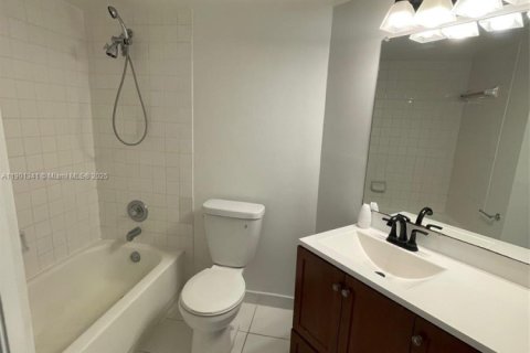 Condo in Margate, Florida, 2 bedrooms  № 1954559 - photo 13