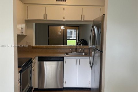 Condo in Margate, Florida, 2 bedrooms  № 1954559 - photo 6