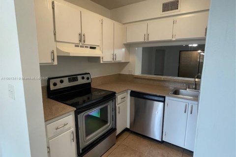 Condo in Margate, Florida, 2 bedrooms  № 1954559 - photo 7