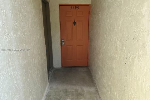 Condo in Margate, Florida, 2 bedrooms  № 1954559 - photo 2
