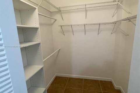 Condo in Margate, Florida, 2 bedrooms  № 1954559 - photo 17