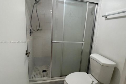 Condo in Margate, Florida, 2 bedrooms  № 1954559 - photo 19