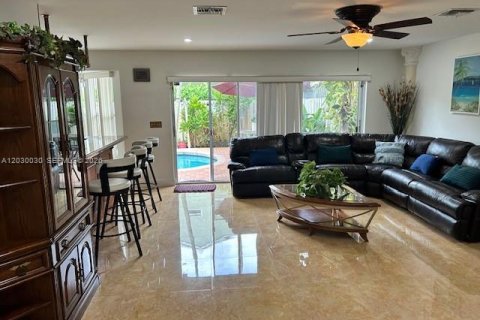 Villa ou maison à vendre à Pembroke Pines, Floride: 4 chambres, 242.29 m2 № 2087785 - photo 20