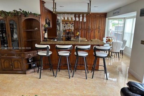 Villa ou maison à vendre à Pembroke Pines, Floride: 4 chambres, 242.29 m2 № 2087785 - photo 21