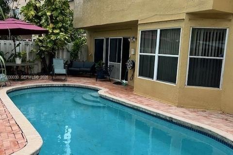 Villa ou maison à vendre à Pembroke Pines, Floride: 4 chambres, 242.29 m2 № 2087785 - photo 27