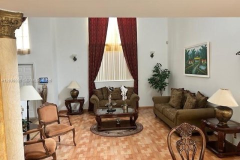 Villa ou maison à vendre à Pembroke Pines, Floride: 4 chambres, 242.29 m2 № 2087785 - photo 4