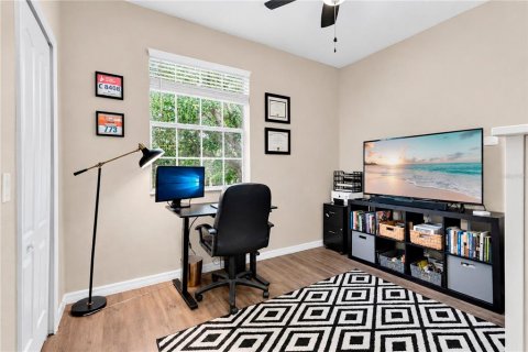 Condo in Orlando, Florida, 2 bedrooms  № 2384059 - photo 16