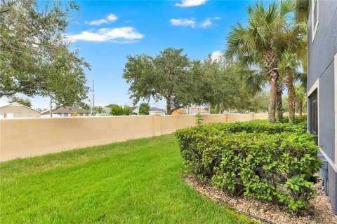 Condo in Orlando, Florida, 2 bedrooms  № 2384059 - photo 22