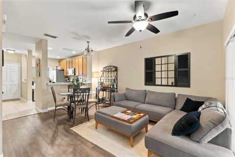 Condo in Orlando, Florida, 2 bedrooms  № 2384059 - photo 10