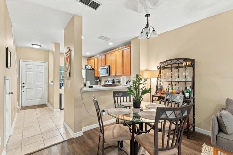 Condo in Orlando, Florida, 2 bedrooms  № 2384059 - photo 7