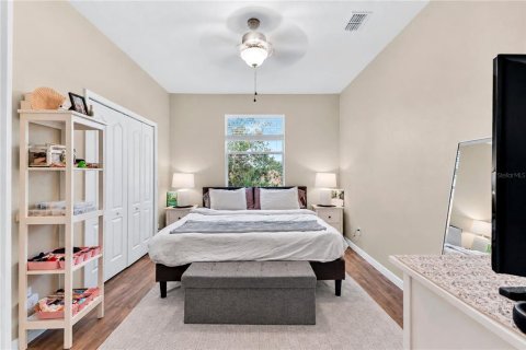 Condo in Orlando, Florida, 2 bedrooms  № 2384059 - photo 13