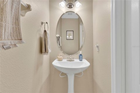 Condo in Orlando, Florida, 2 bedrooms  № 2384059 - photo 11